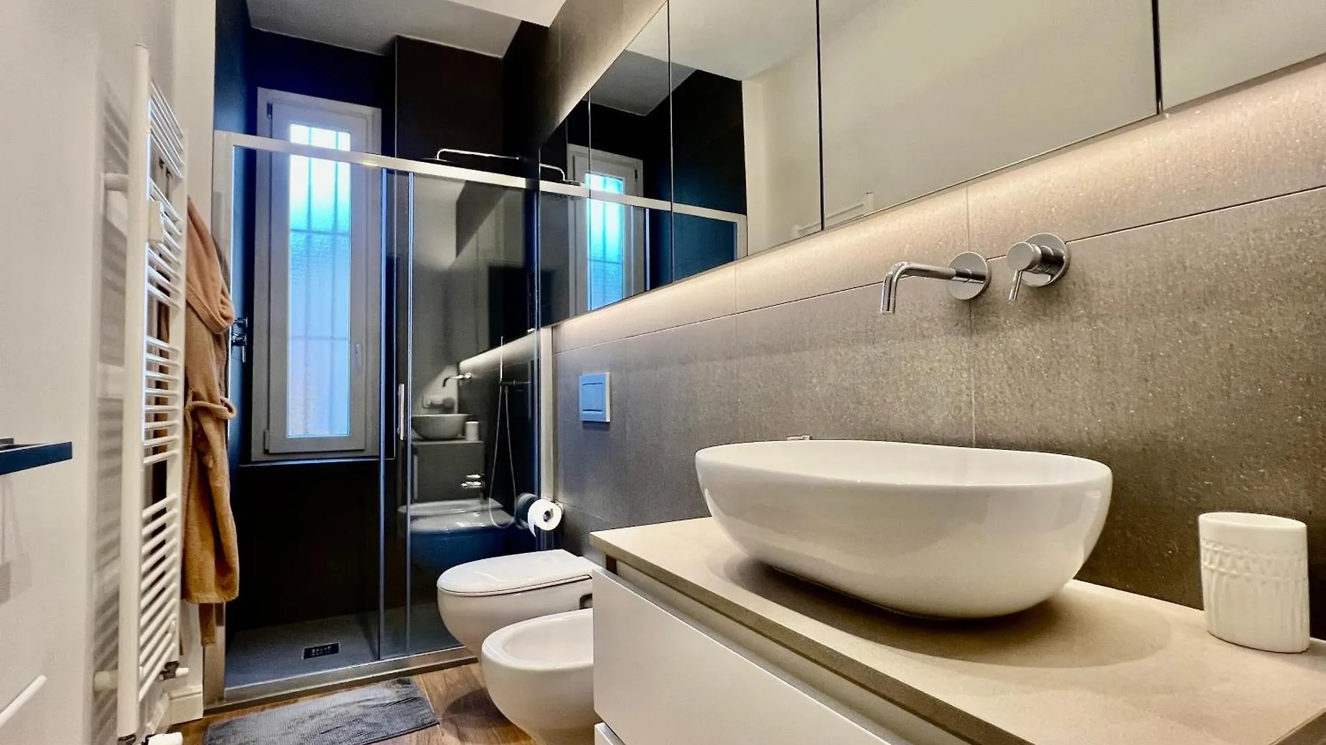 Big Luxury - California M4 Apartment Milan
