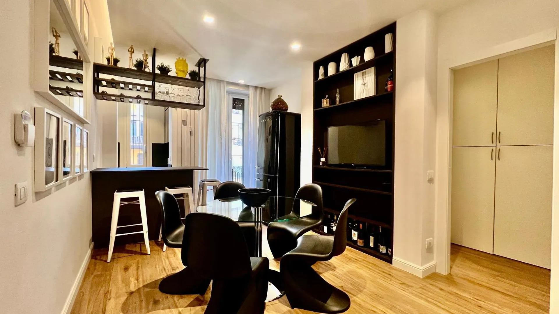 Big Luxury - California M4 Apartment Milan